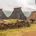 Traditionelle Architektur von Wohngebäuden auf den Sunda-Inseln in Indonesien / © Foto: Georg Berg