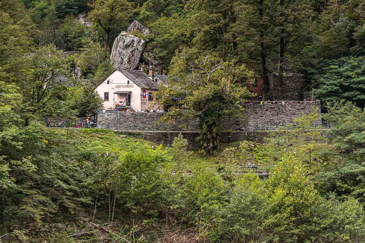 Im Grotto America in Ponte Brollo, wo sich einst die Auswanderer trafen, um gemeinsam den weiten Weg nach Amerika anzutreten, steht heute auch ein Glacé mit Farina Bona auf der Speisekarte