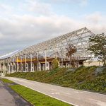 „Hall in one“ nennt sich das neue Einkaufscenter und Freizeitgelände in Saint-Chamond, Frankreich. Es wurde 2018 in die Hallen der ehemals dort ortsansässigen Stahlindiustrie (Compagnie des forges et aciéries de la Marine et d'Homécourt)erbaut. Im ehemaligen Industriekomplex befindet sich die Shoppingmall "Hall in 1" mit Kino, Brasserien, Freizeit- und Einkaufsmöglichkeiten / © Foto: Georg Berg