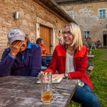 Vor allem beim Zoigl-Bier kommt man mit den Oberpfälzern schnell in Kontakt. Zufallsbekanntschaft Josef ist mit dem Fahrrad da und kennt Historisches und Lustiges rund um die Zoigl-Kultur in der nördlichen Oberpfalz / © Foto: Georg Berg