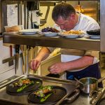 Michelin Star Chef Loïc Le Bail am Pass in Roscoff, Brittany & Spa, Bretagne / © Foto: Georg Berg