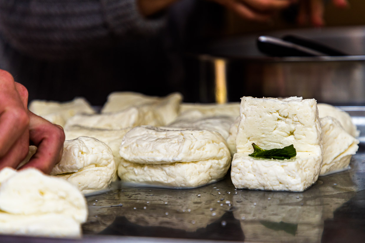 Halloumi? Hellim? Grilled cheese from Cyprus - Tellerrand-Stories in ...