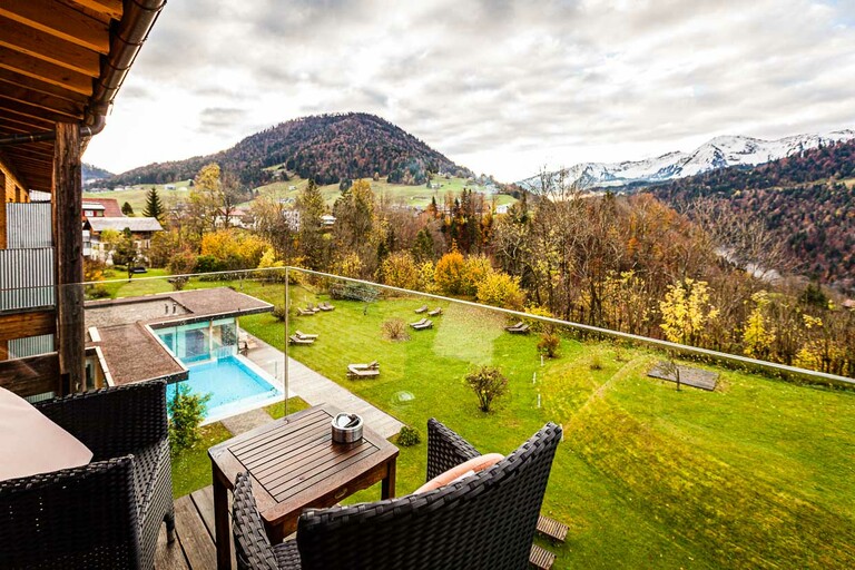 The local mountain gives the village its name: Hittisberg - looks harmless, but goes quite in the legs / © Photo: Georg Berg