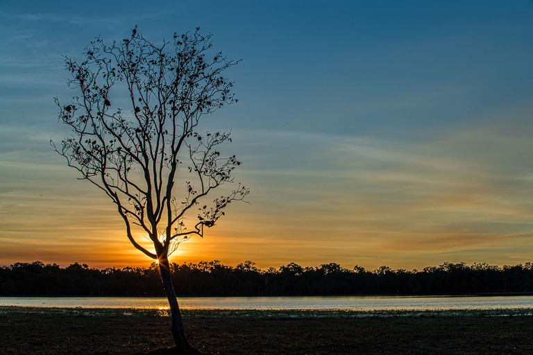 Every minute a new color composition at the sunset at the Mary River / © Photo: Georg Berg