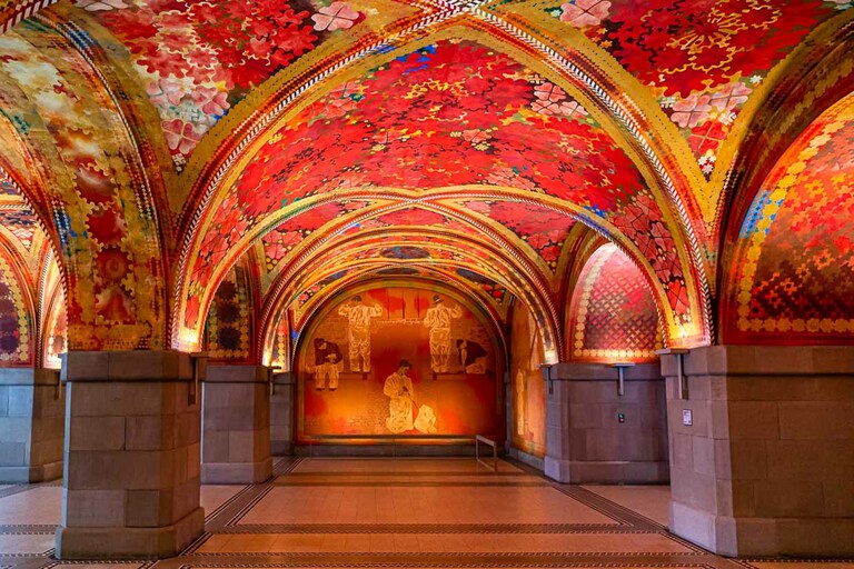 Giacometti Hall in the Zurich Orphanage Building, which houses the municipal police station / © Photo: Georg Berg