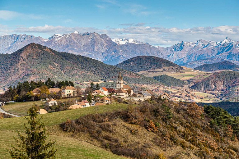 Take a break! On the way to the Var department in southern France, we drove to the beautifully situated town of Percy in search of a lunch stop and were served a formule of the finest in the only restaurant in town / © Photo: Georg Berg