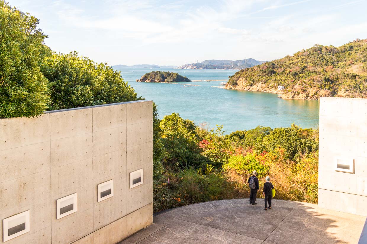 View from the Benesse House Museum of the Seto Inland Sea with its many small islands / © Photo: Georg Berg