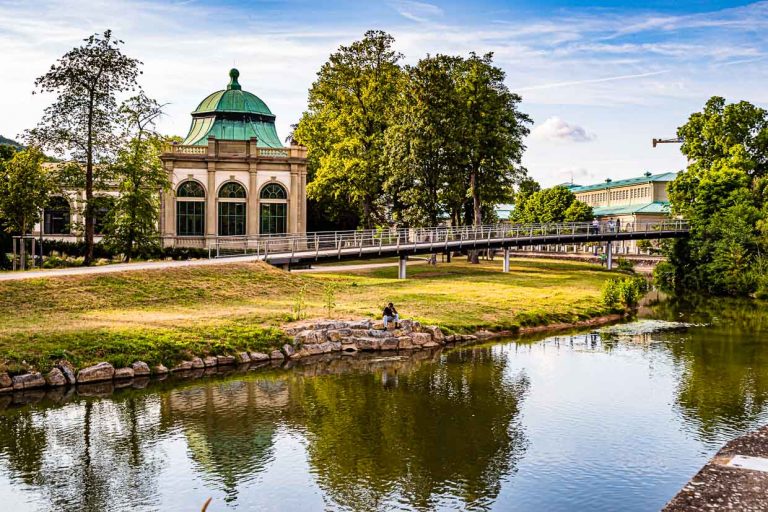 Luitpoldbad and Wandelhalle on the Saale in Bad Kissingen / © Photo: Georg Berg