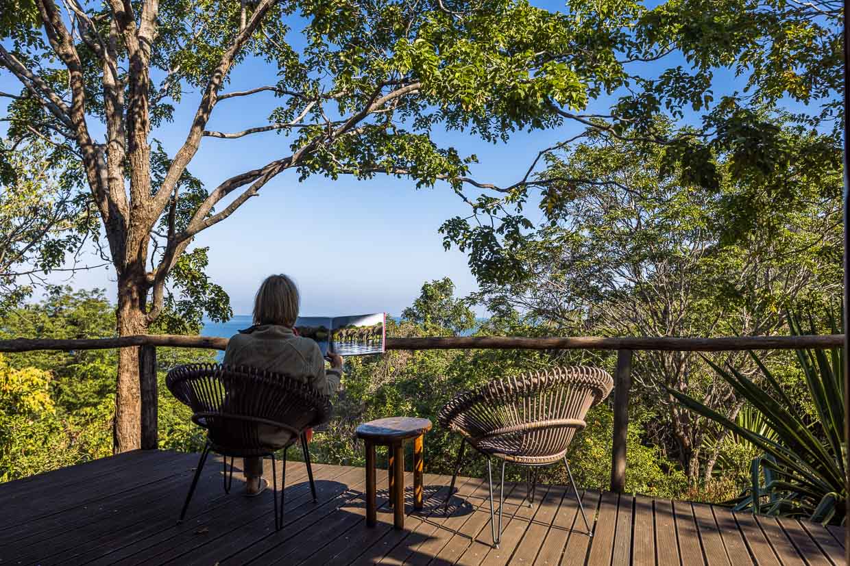 Terrace overlooking Lake Malawi, guest villa of Pumulani Lodge, Robin Pope Safaris, on the shore of Lake Malawi, Cape Maclear, in Lake Malawi National Park / © Photo: Georg Berg