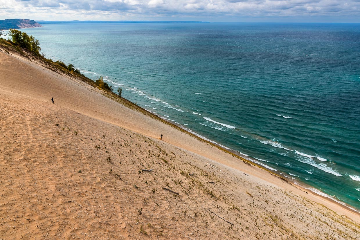 Sleeping Bear National Lakeshore bluff and view of Lake Michigan. The dunes cover an area of 6.5 square kilometers / © Photo: Georg Berg